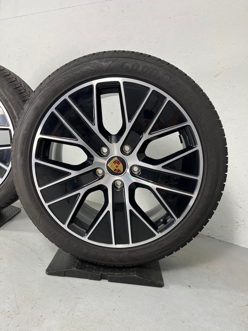 Porsche Taycan J1 20 Zoll TURBO AERO Winter Goodyear 2023 6,5+7,5mm