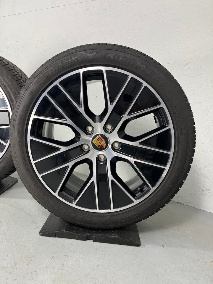 Porsche Taycan J1 20 Zoll TURBO AERO Winter Goodyear 2023 6,5+7,5mm