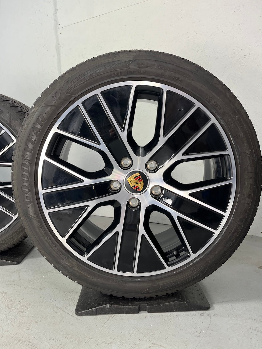 Porsche Taycan J1 20 Zoll TURBO AERO Winter Goodyear 2023 6,5+7,5mm