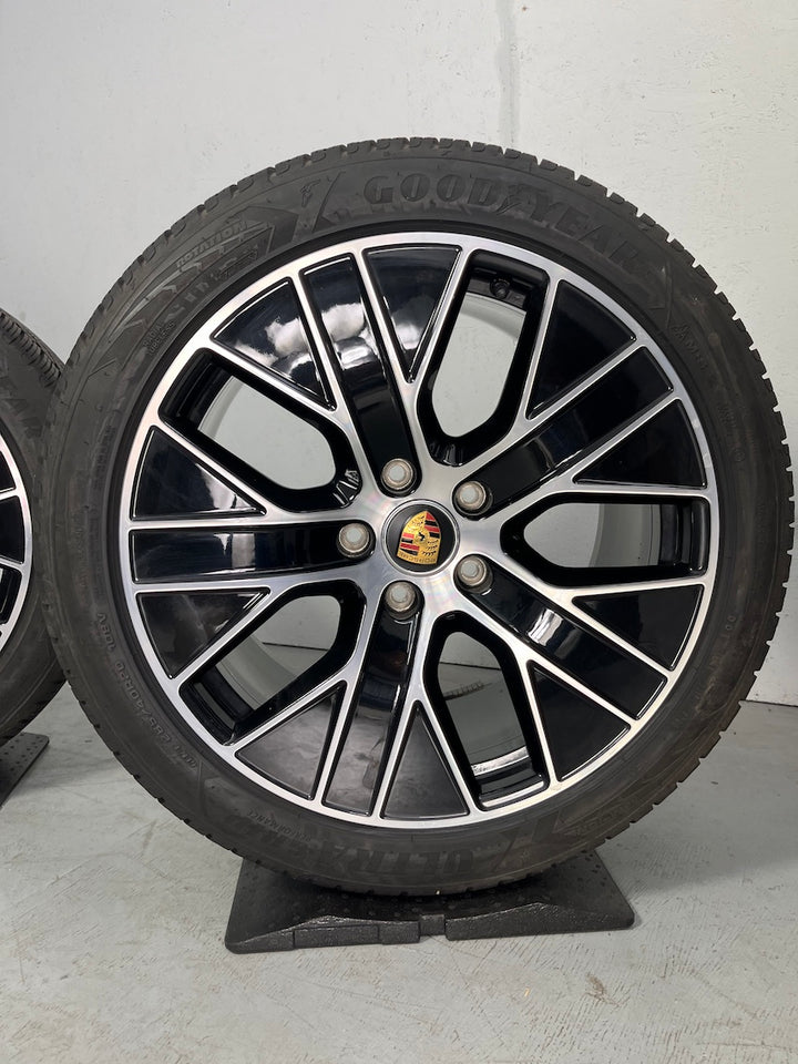 Porsche Taycan J1 20 Zoll TURBO AERO Winter Goodyear 2023 6,5+7,5mm