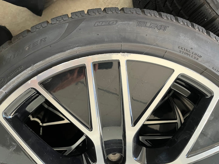 Porsche Taycan 20 Zoll TURBO AERO Winterräder Pirelli DOT2022/23 6,5-7mm