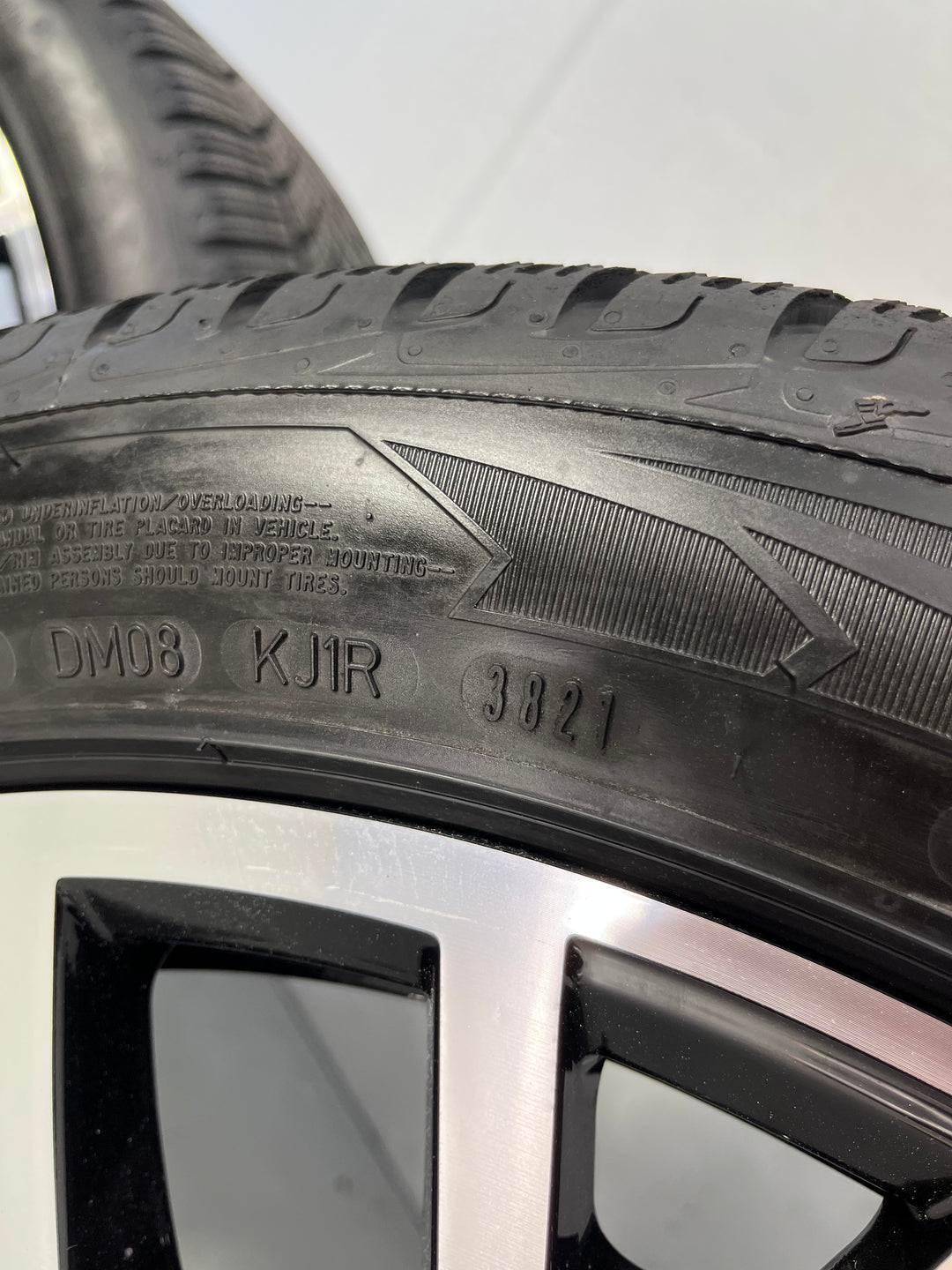 Porsche Taycan 20 Zoll TURBO S AERO Winterräder NUR 700 KM DOT2021