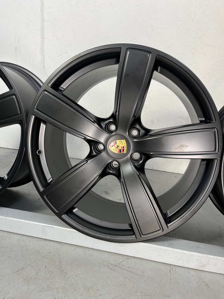 Porsche Cayenne Coupe E3 I 9Y0 22 Zoll Sport Classic II Felgen mattschwarz