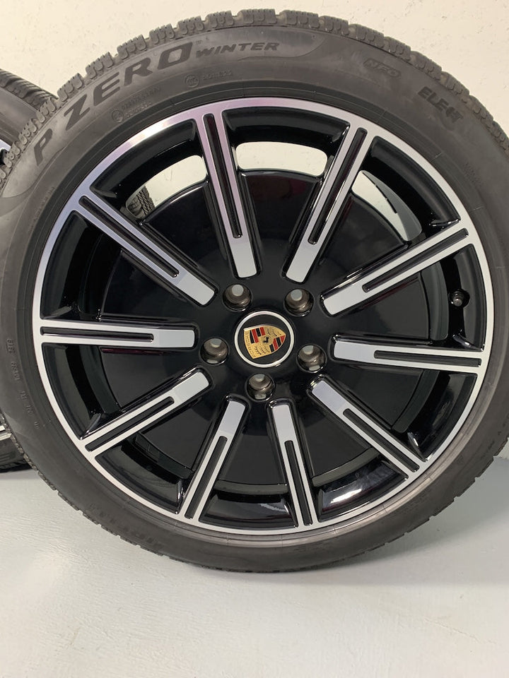 Porsche Taycan 20 Zoll Sport Aero Winterräder Pirelli DOT2022 7,5mm MwSt.awb.