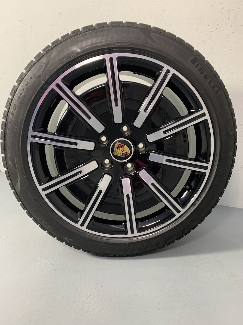 Porsche Taycan 20 Zoll Sport Aero Winterräder Pirelli DOT2022 7,5mm MwSt.awb.