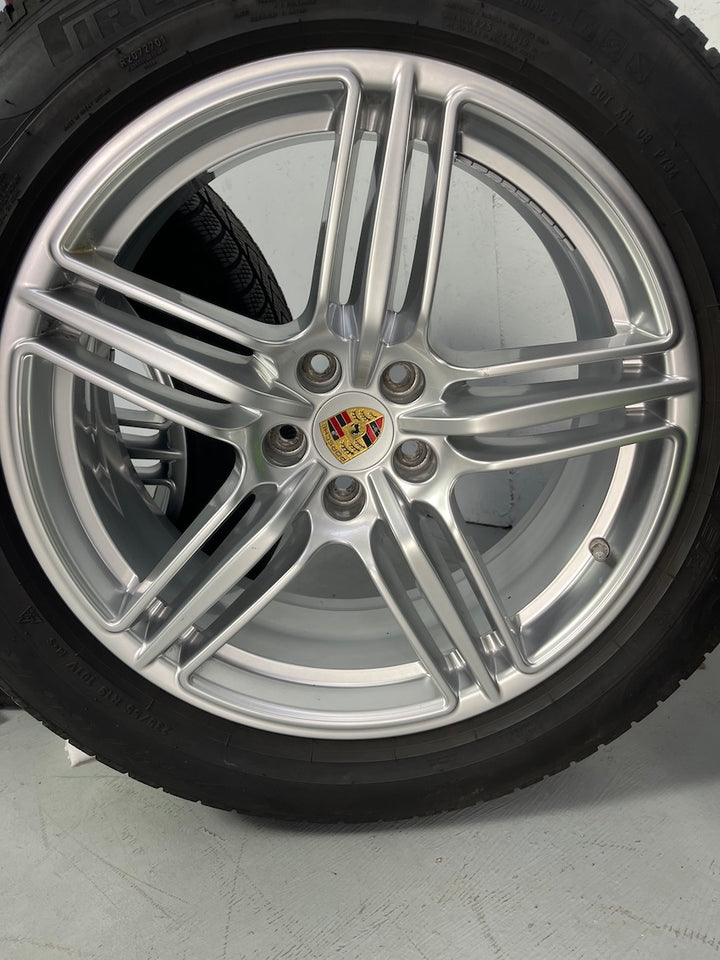 Porsche Macan 19 Zoll Winter Räder Pirelli ORIGINAL PORSCHE 6,5-7mm