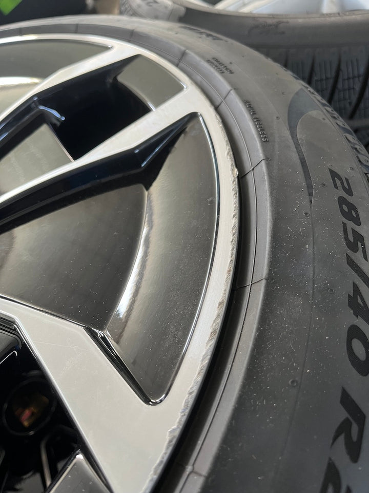 Porsche Taycan 20 Zoll TURBO AERO DESIGN Winterräder 1100Km DOT2021 Pirelli