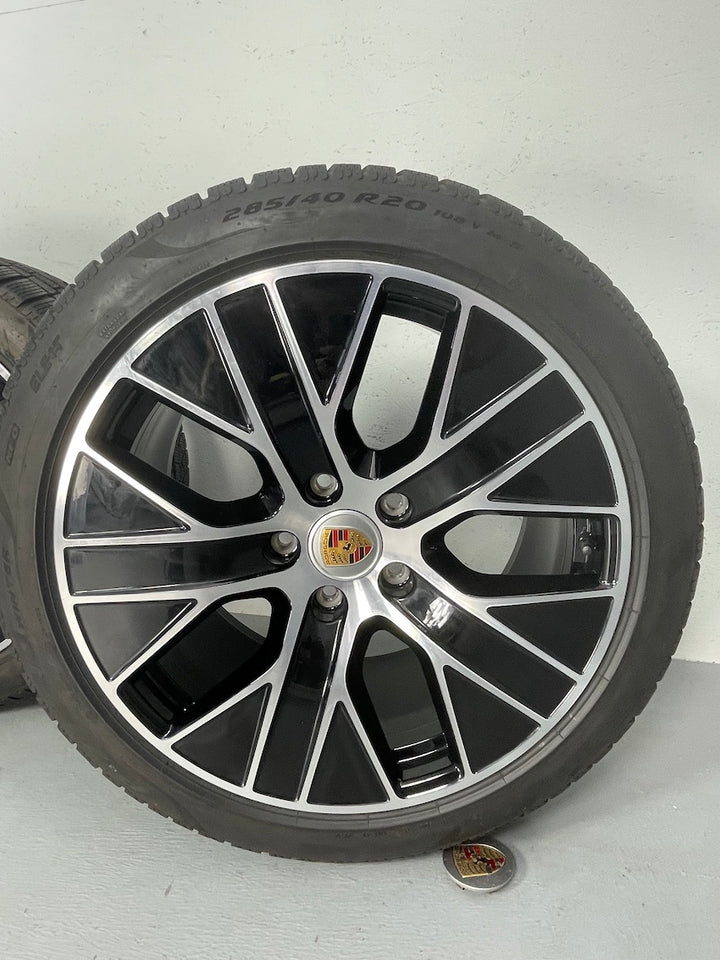 Porsche Taycan J1 20 Zoll TURBO AERO Winterräder Pirelli 2023 NEU