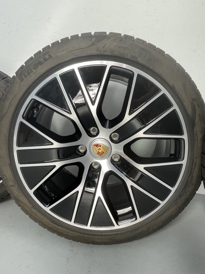 Porsche Taycan 20 Zoll TURBO AERO Winterräder Pirelli TOP