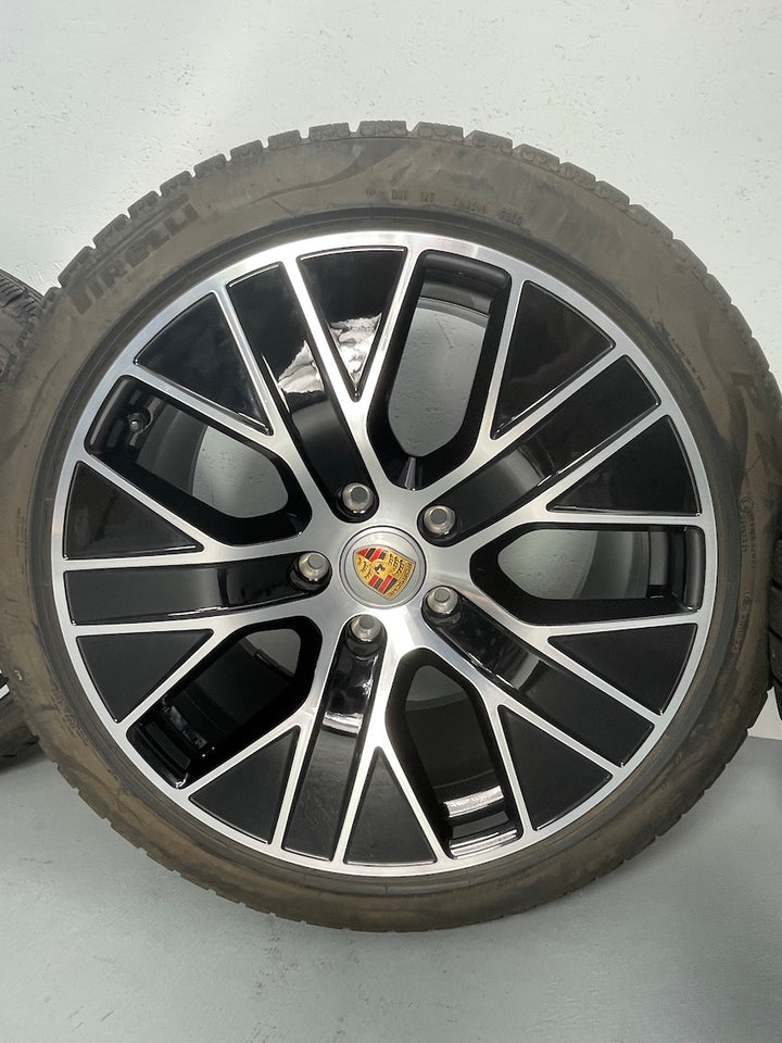 Porsche Taycan J1 20 Zoll TURBO AERO Winterräder Pirelli 2023 NEU