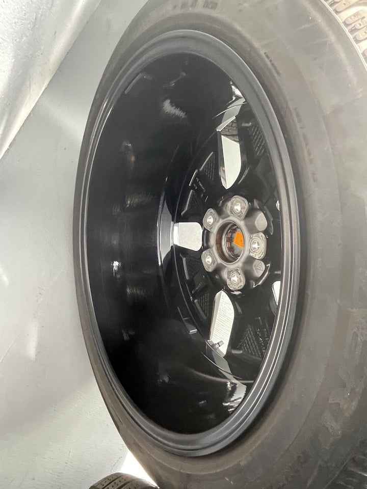 Porsche Taycan 20 Zoll TURBO AERO Winterräder Pirelli TOP