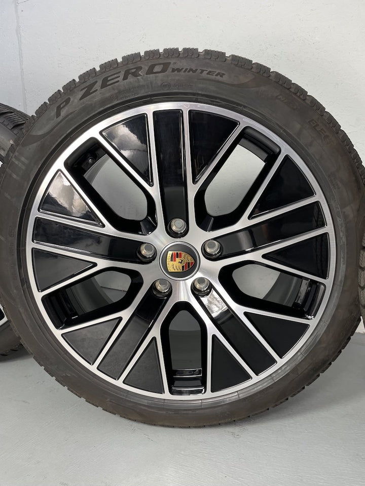 Porsche Taycan 20 Zoll TURBO AERO Winterräder Pirelli DOT2023 8mm 800Km