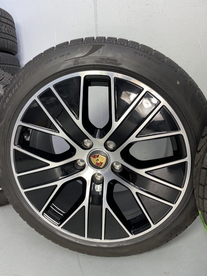 Porsche Taycan 20 Zoll TURBO AERO Winterräder Pirelli DOT2023 8mm 800Km