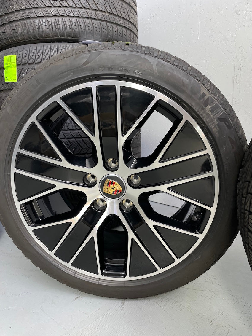 Porsche Taycan 20 Zoll TURBO AERO Winterräder Pirelli DOT 2023 TOP