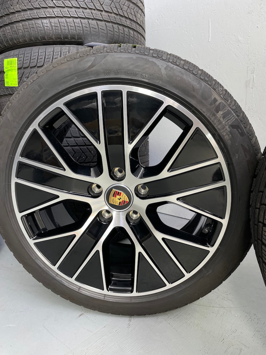 Porsche Taycan 20 Zoll TURBO AERO Winterräder Pirelli NUR 1100KM DOT2021