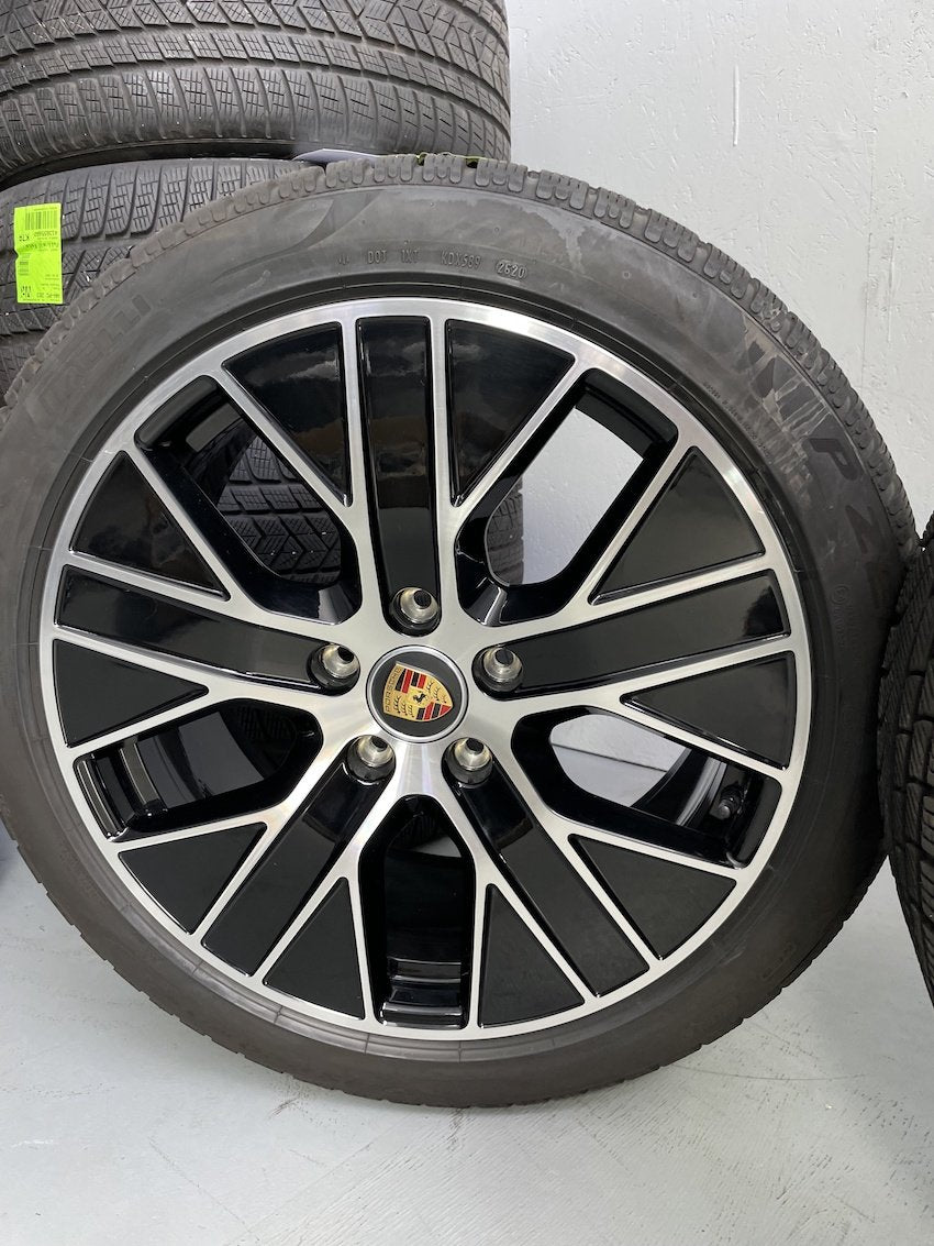 Porsche Taycan 20 Zoll TURBO AERO Winterräder Pirelli DOT2023 8mm 800Km