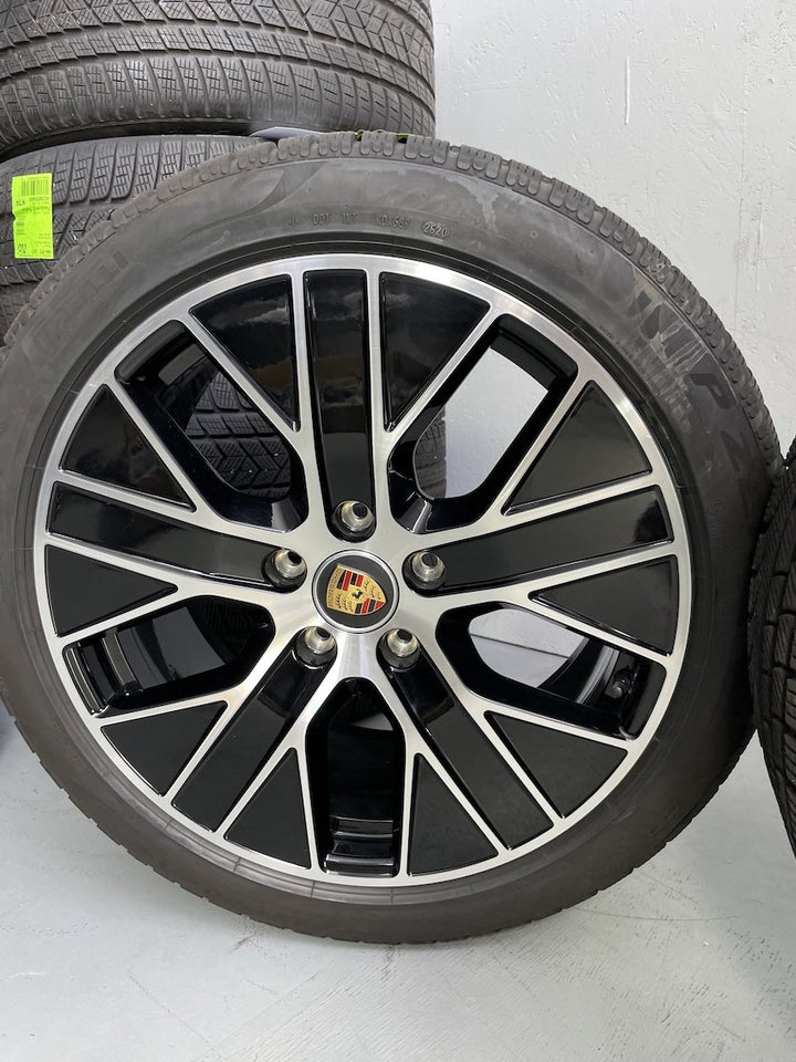 Porsche Taycan 20 Zoll TURBO AERO Winterräder Pirelli DOT2023 8mm 800Km