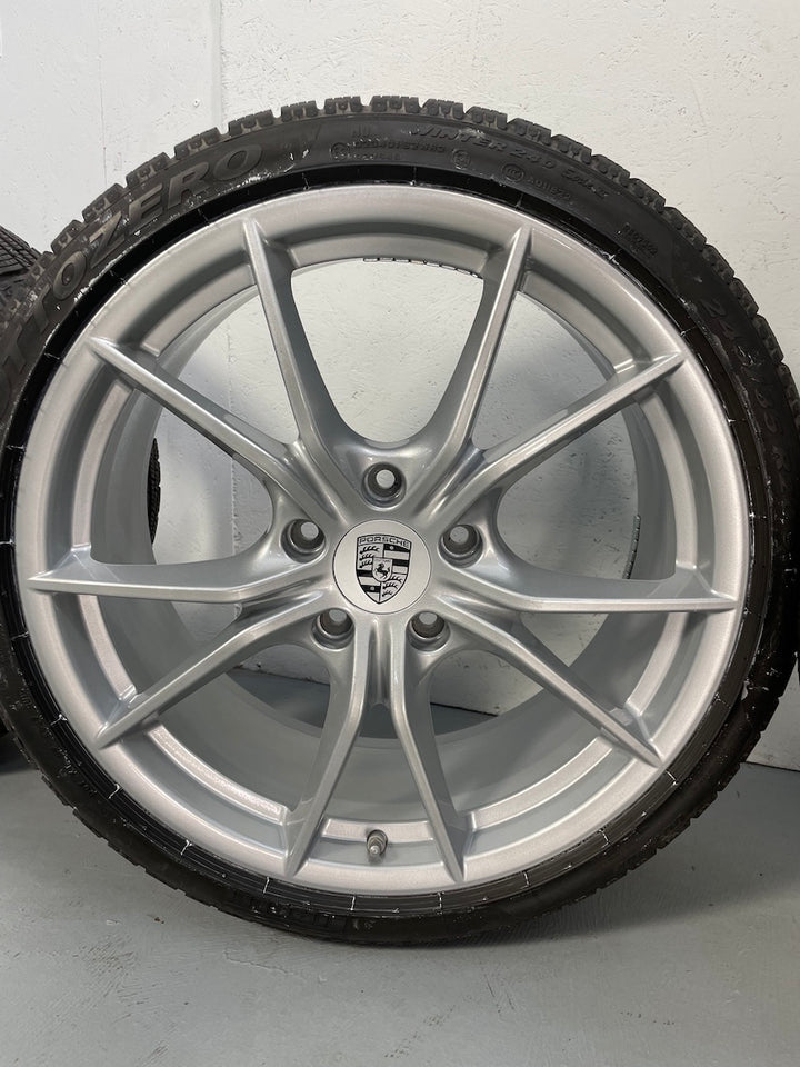 Porsche 991.2 20 Zoll Carrera S Winter Räder Pirelli HECKANTRIEB C2 6,5-7mm