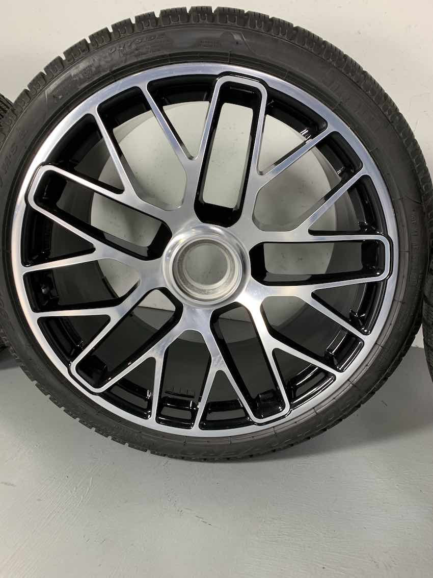 Porsche 991.2 20 Zoll GTS Winter Räder Pirelli DOT2018 TOP RDK