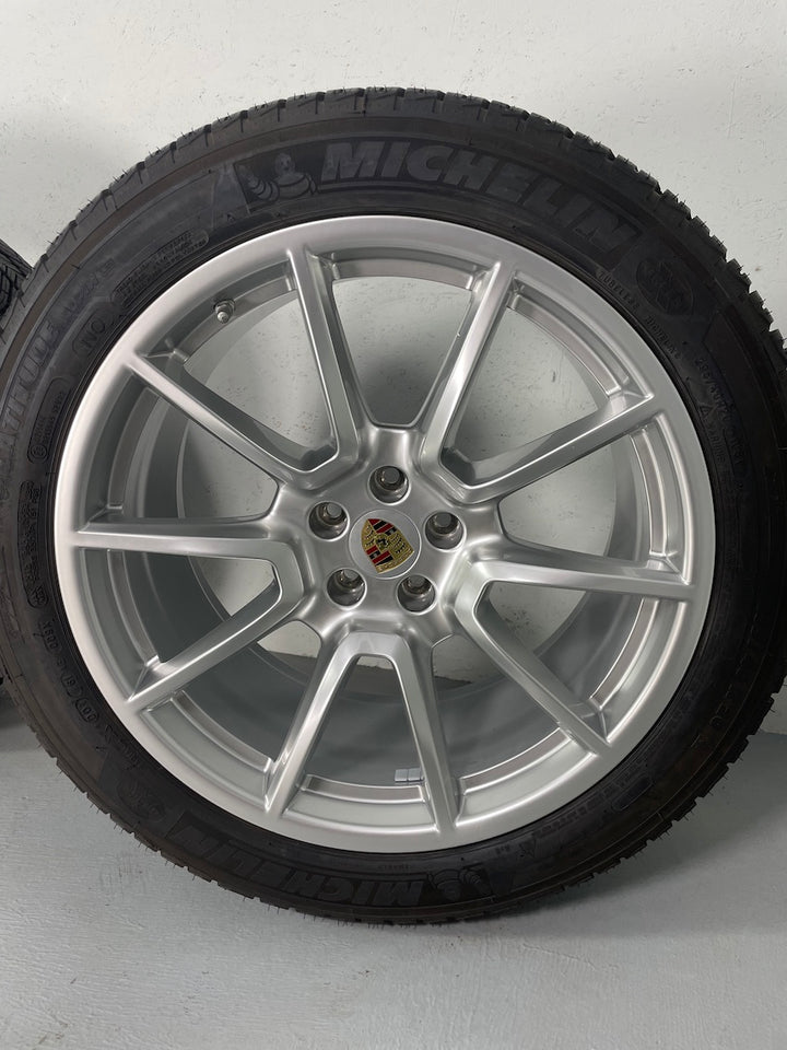Porsche Macan I 20 Zoll Sport Design Winter Räder Michelin DOT 2022