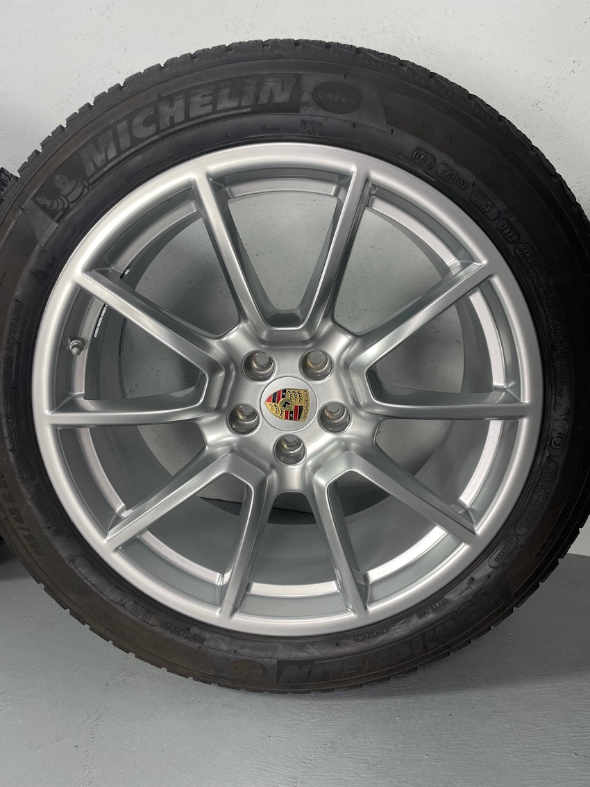 Porsche Macan I 20 Zoll Sport Design Winter Räder Michelin DOT 2022
