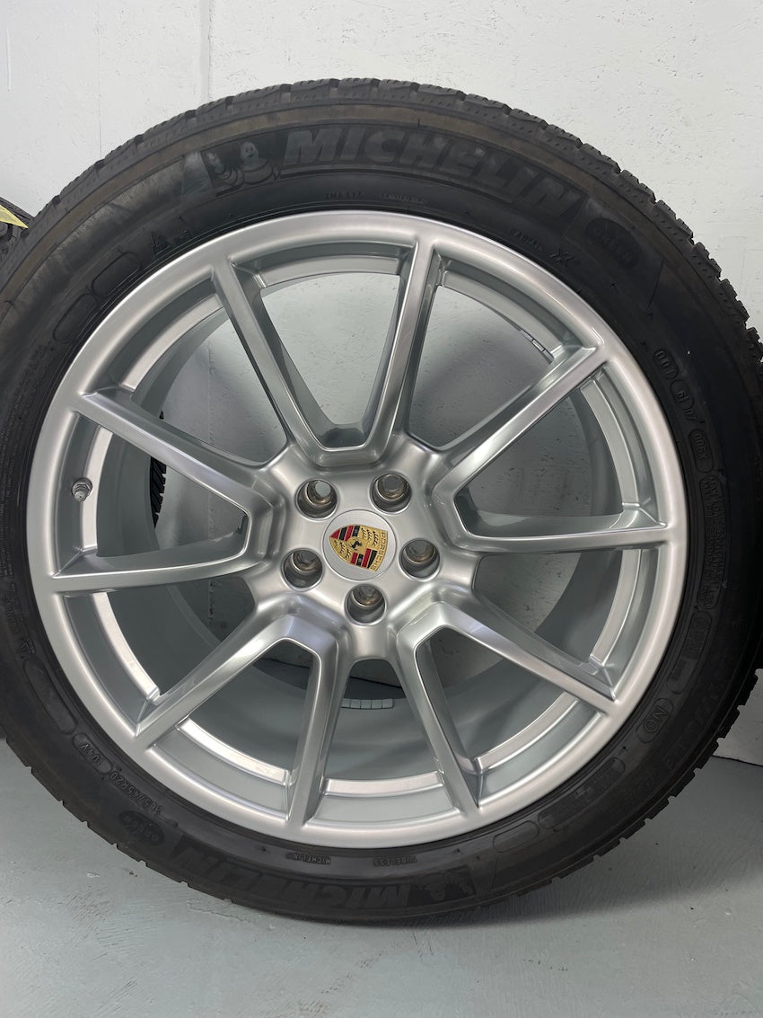 Porsche Macan I 20 Zoll Sport Design Winter Räder Michelin DOT 2022