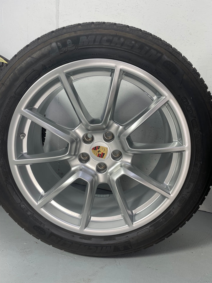 Porsche Macan I 20 Zoll Sport Design Winter Räder Michelin DOT 2022