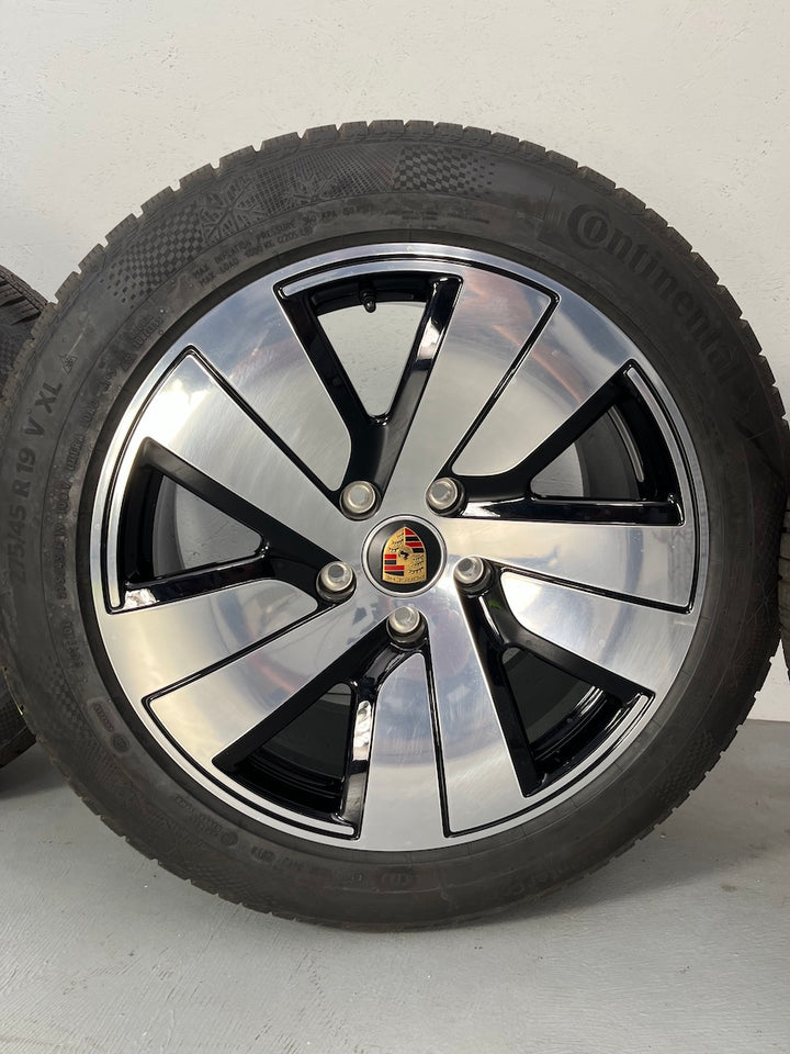 Porsche Taycan J1 II 19 Zoll Aero Winterräder Conti DOT2025 NUR 500KM NEU