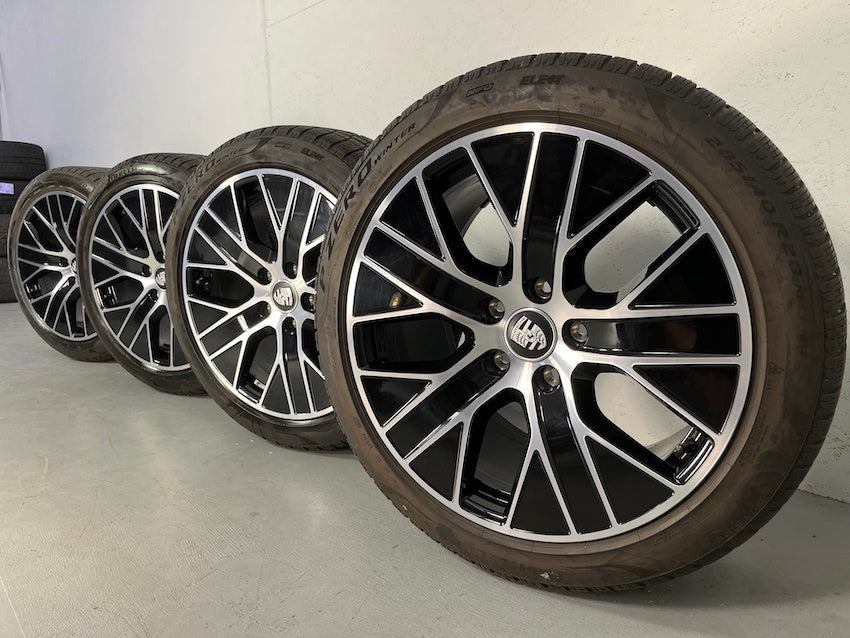 Porsche Taycan 20 Zoll TURBO AERO Winterräder Pirelli DOT aus 2021