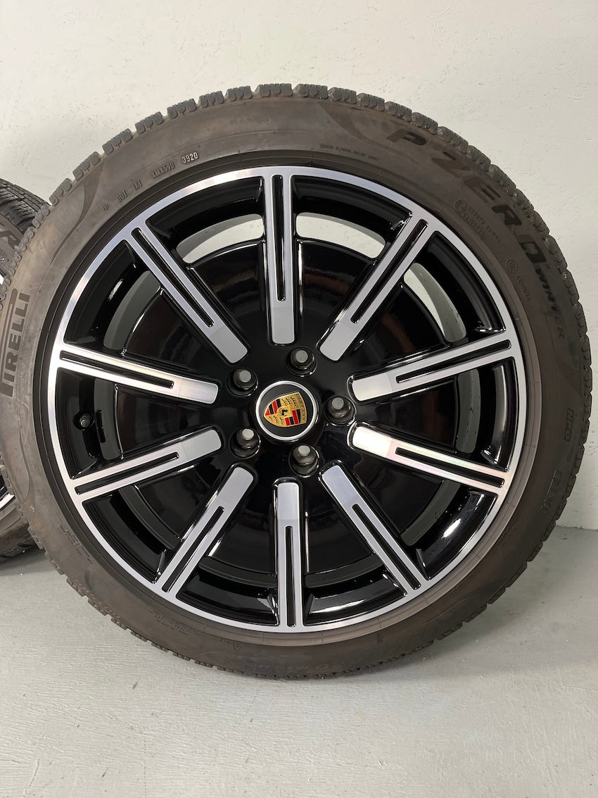 Porsche Taycan 20 Zoll Sport Aero Winterräder Pirelli MwSt.