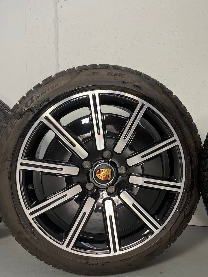 Porsche Taycan 20 Zoll Sport Aero Winterräder Pirelli MwSt.