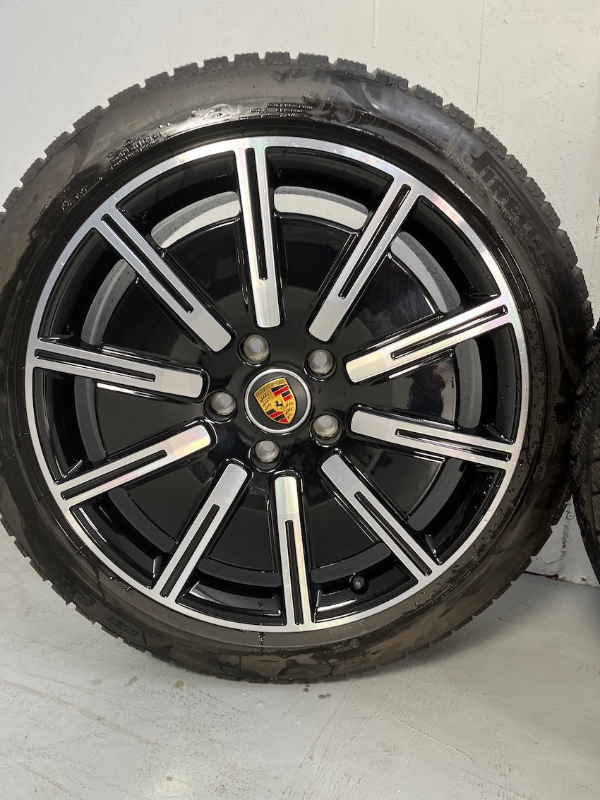 Porsche Taycan 20 Zoll Sport Aero Winterräder Pirelli MwSt.