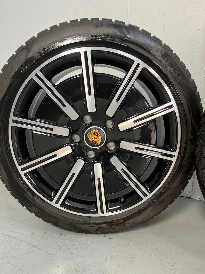 Porsche Taycan 20 Zoll Sport Aero Winterräder Pirelli MwSt.