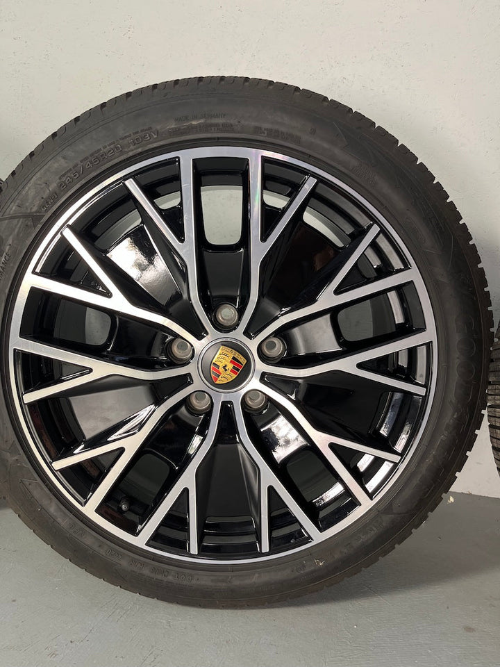 Porsche Taycan 20 Zoll TURBO S AERO DESIGN Winterräder 7,5-8mm TOP