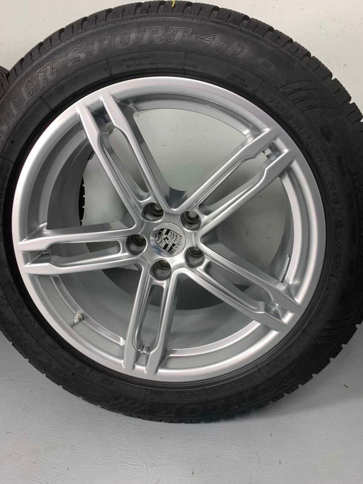 Porsche Macan III 19 Zoll Winter Räder Dunlop NUR 1200Km DOT2021