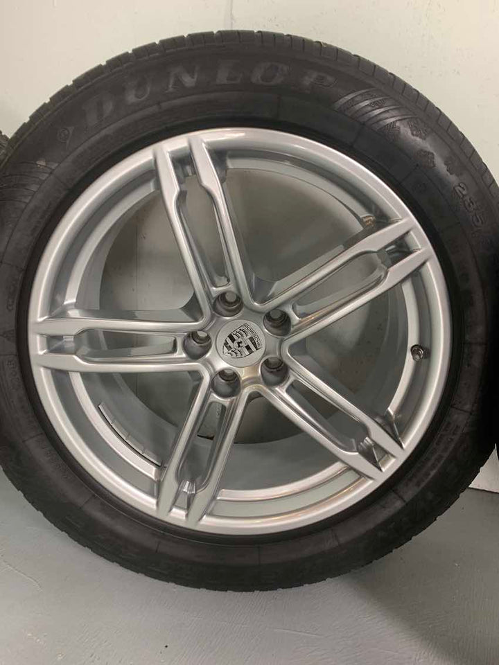 Porsche Macan III 19 Zoll Winter Räder Dunlop NUR 1200Km DOT2021