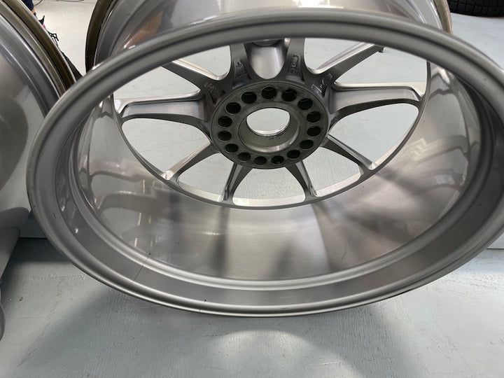 Porsche 997 19 Zoll GT3 MKII Felgen ZENTRALVERSCHLUSS 8,5J + 12J TOP