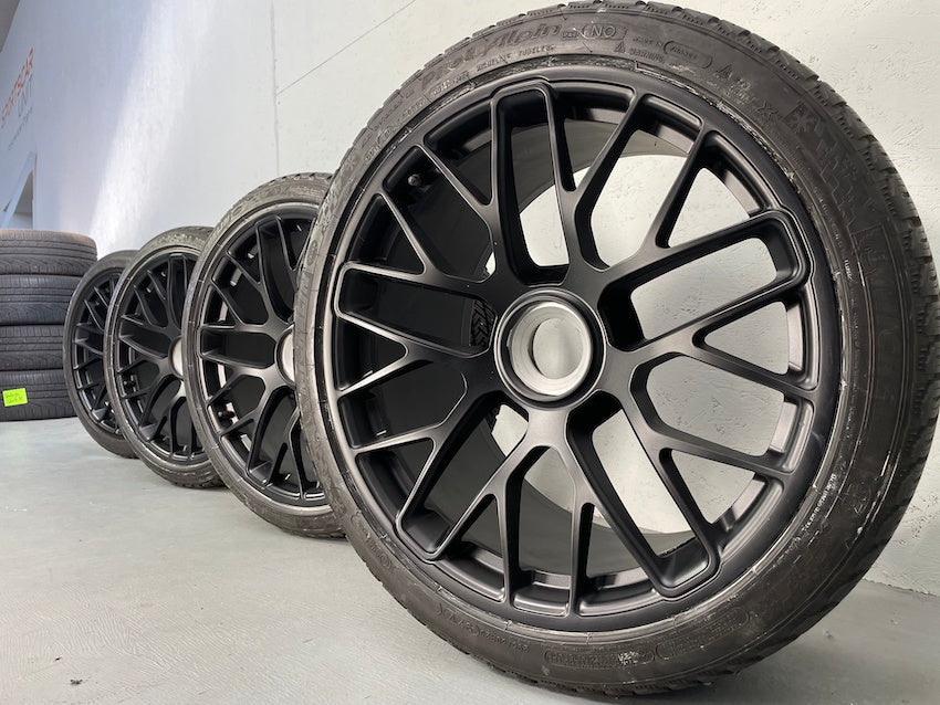 Porsche 991.1 GTS Winter Räder Pirelli TOP neuwertige Felgen