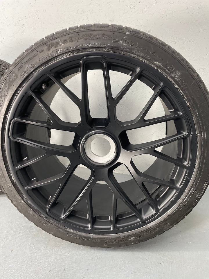 Porsche 991.1 GTS Winter Räder Pirelli TOP neuwertige Felgen