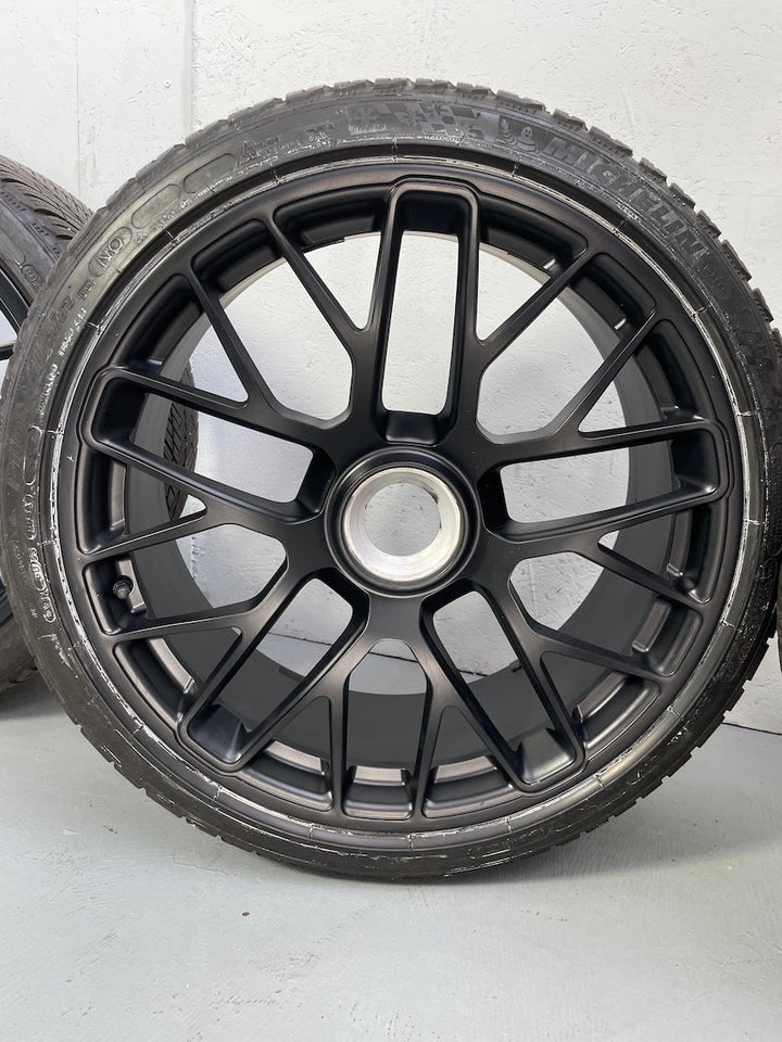 Porsche 991.1 GTS Winter Räder Pirelli TOP neuwertige Felgen