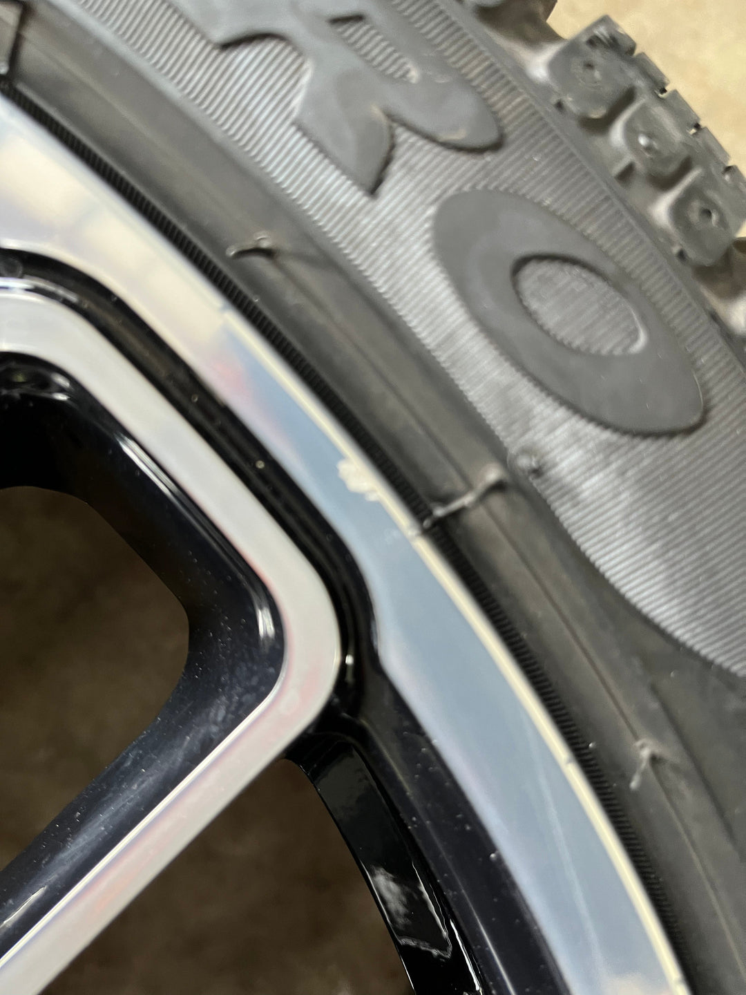 Porsche 991.2 20 Zoll GTS Winter Räder Pirelli DOT2017 TOP 7mm TOP