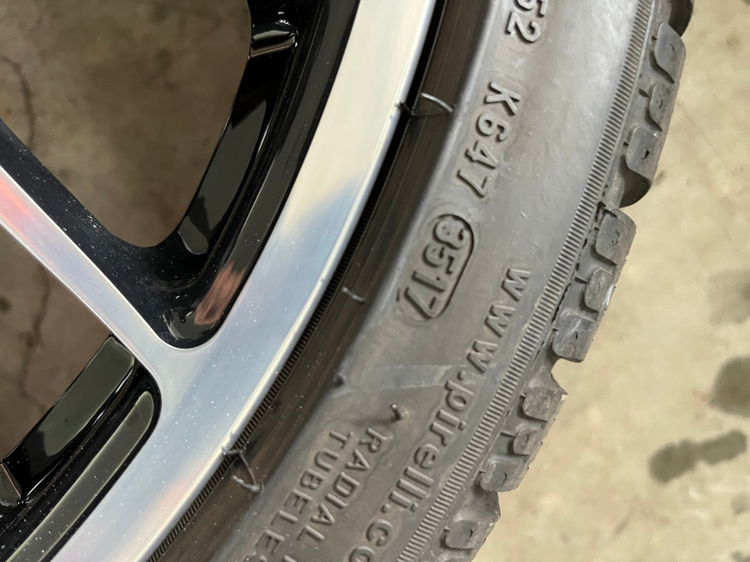 Porsche 991.2 20 Zoll GTS Winter Räder Pirelli DOT2017 TOP 7mm TOP
