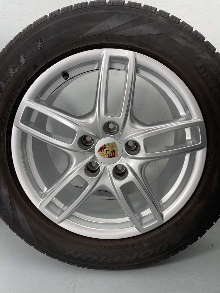 Porsche Cayenne 19 Zoll Winter Räder 958 PIRELLI TOP E2