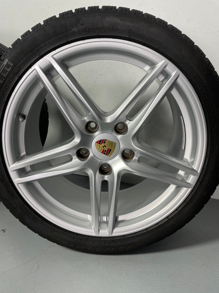 Porsche 991.2 19 Zoll Carrera Winter 4S C4 Pirelli
