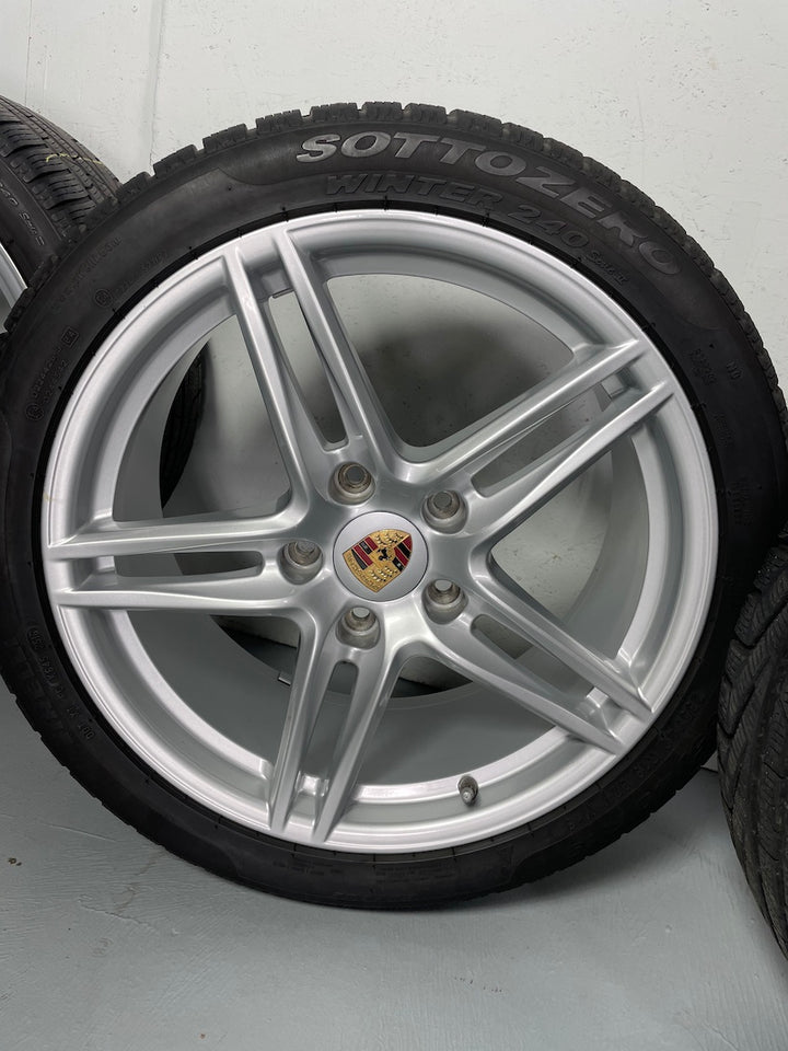 Porsche 991.2 19 Zoll Carrera Winter 4S C4 Pirelli