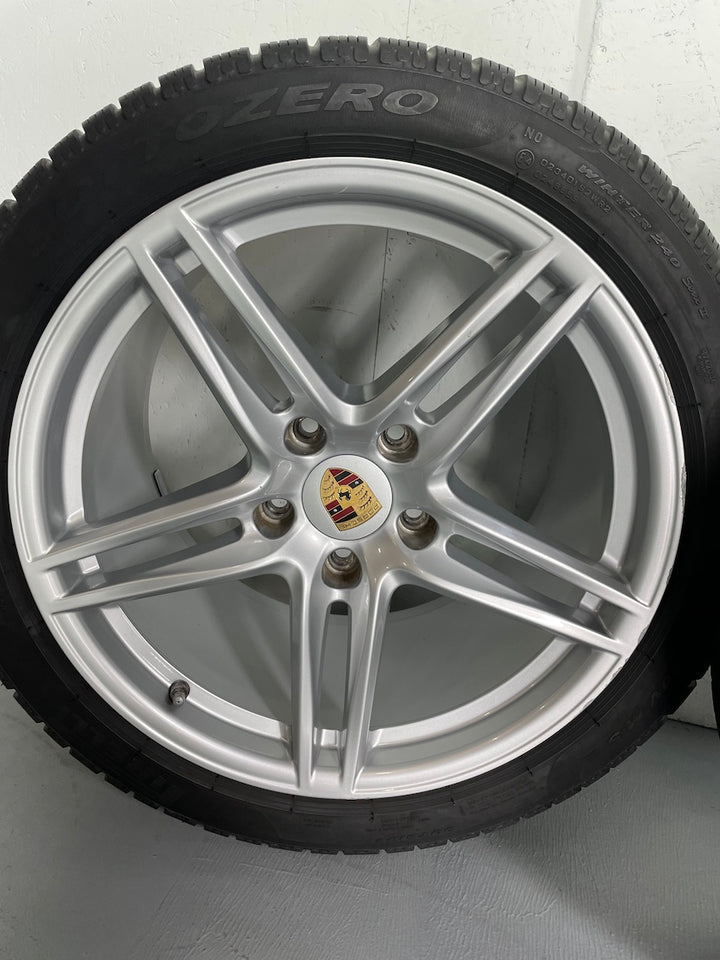 Porsche 991.2 19 Zoll Carrera Winter 4S C4 Pirelli