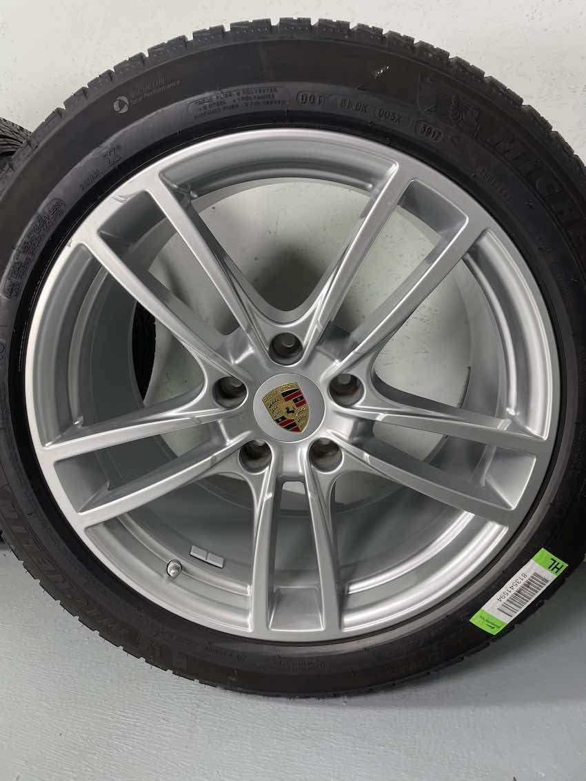 Porsche Cayenne 20 Zoll E3 I 9Y0 SPORT Winterräder Michelin TOP