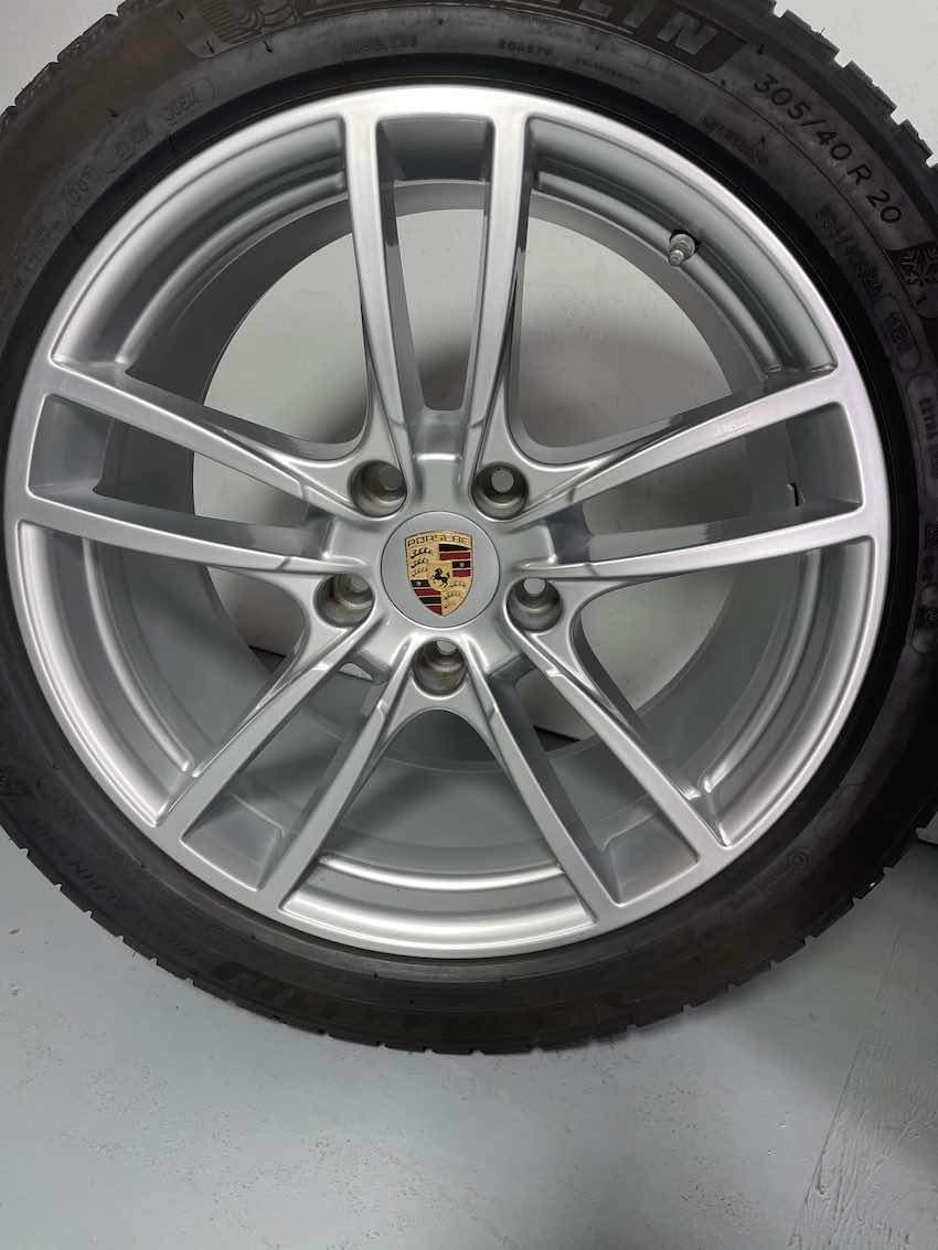 Porsche Cayenne 20 Zoll E3 SPORT 9y0 Winterräder Pirelli 6,5-7mm TOP