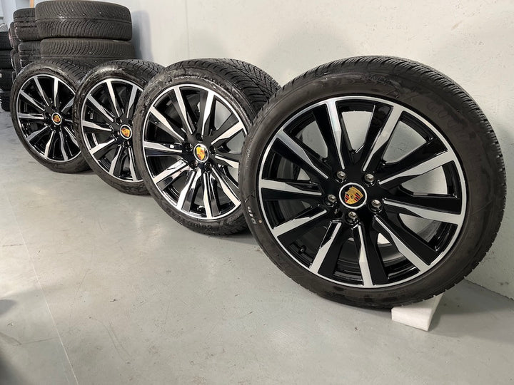 Porsche Taycan 20 Zoll Tequipment Design Winterräder Goodyear DOT2023 6,5-7mm