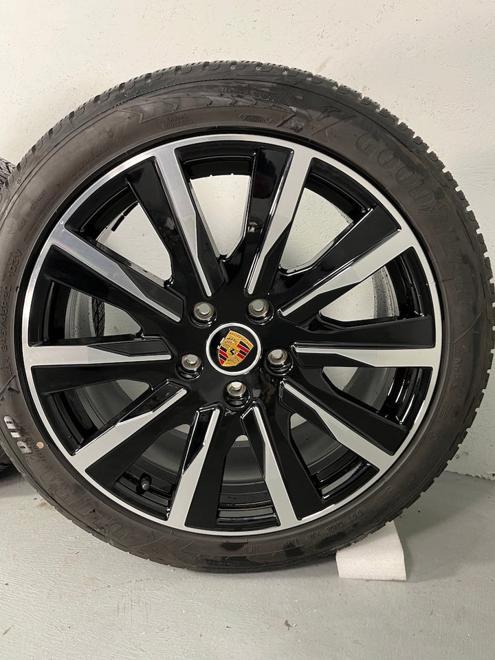 Porsche Taycan J1 20 Zoll Tequipment Design Winter Räder Goody. DOT2023 600Km